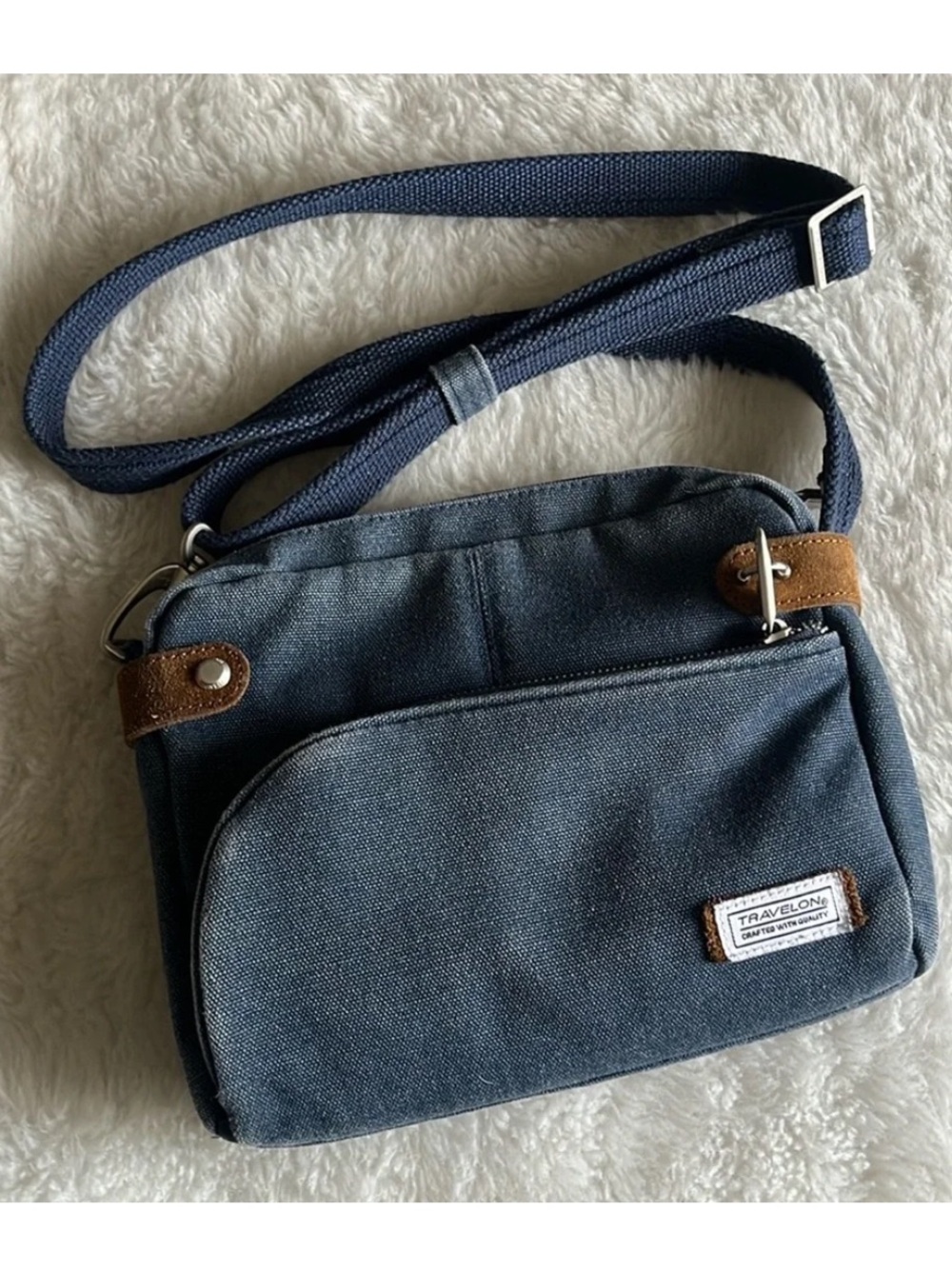 Travelon Anti-Theft Heritage blue canvas crossbody bag brand en suede accents
